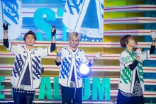 左からコーイチ、カイ、タクヤ。（撮影：米山三郎［SignaL］）