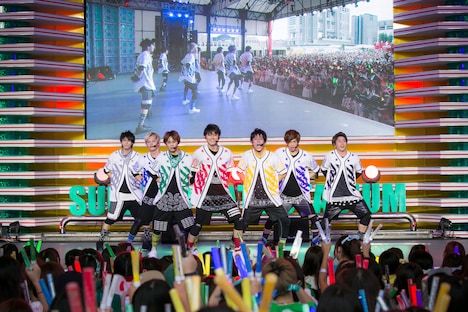 超特急（撮影：米山三郎［SignaL］）