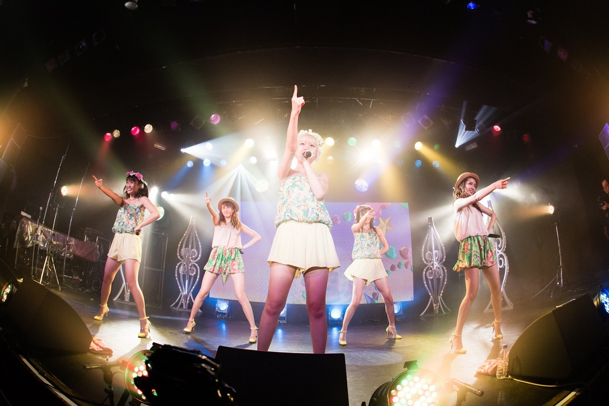 東京・LIQUIDROOM公演の様子。（写真提供：ドリーミュージック）