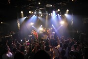 JMC「JMC メジャーファーストミニアルバム、リリース記念LIVE【さよならチャンキー、納豆PARTYで御座います。】」の様子。（Photo by curly_mads）