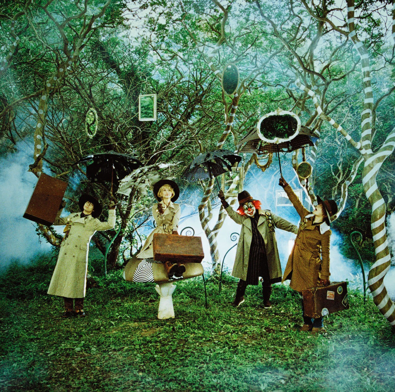 SEKAI NO OWARI「プレゼント / SOS」初回限定盤Bジャケット