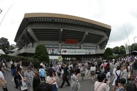 「EXIT TUNES ACADEMY 日本武道館 2015」会場の外の様子。（写真提供：EXIT TUNES）（写真提供：EXIT TUNES）