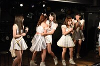 GALETTe結成2周年記念イベントのトークライブの様子。