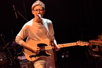 atagi（Vo, G）（撮影：古溪一道）