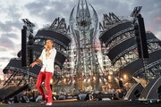 「長渕剛 10万人オールナイト・ライヴ 2015 in 富士山麓」の様子。(撮影:辻徹也)