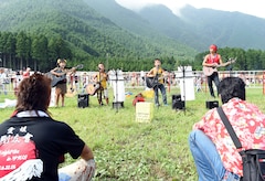 お前らが主役だー 長渕剛 ふもとっぱらで富士山 日の出を望む 音楽ナタリー