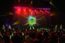 GReeeeN「GReeeeN TOUR 2015！『9周年だよ！10周年目前ツアー！～9SJ～』」東京・Zepp Tokyo公演の様子。（写真提供：ユニバーサルミュージック）