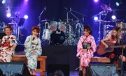 8月23日に東京・日比谷野外大音楽堂で行われた「NAONのYAON 2015～SUMMER～」の様子。左から中村あゆみ、杏子、相川七瀬、寺田恵子。