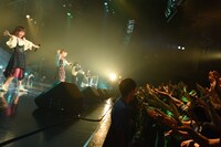 「TOKYO BiSH SHiNE」の様子。