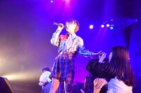 「TOKYO BiSH SHiNE」の様子。