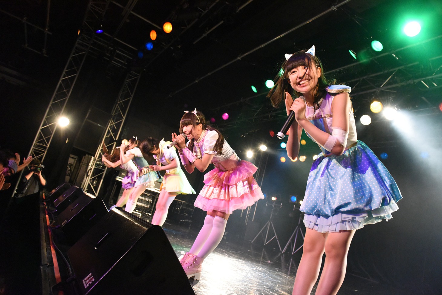 わーすたによるライブの様子。