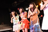 「夢の砂～a theme of @JAM～」を歌うdrop。