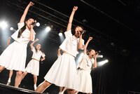 アイドルネッサンスによるライブの様子。
