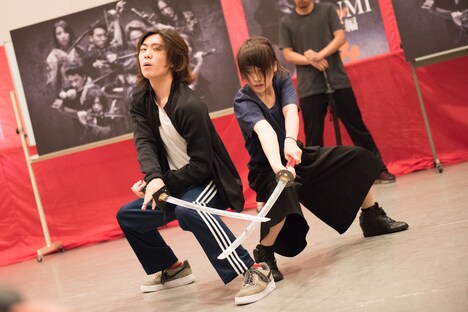 川栄李奈による舞台「AZUMI 幕末編」公開舞台稽古の様子。