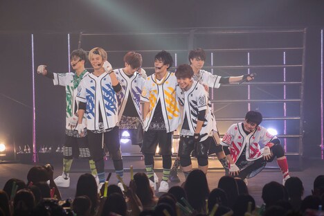 超特急（撮影：米山三郎［SignaL］）