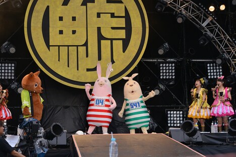 ウルフィ、プーチン、キレネンコが登場しにぎやかになったステージ。