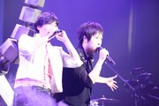 山村隆太（flumpool）とアシン（Mayday）。（Photo by Seiji Kondo）