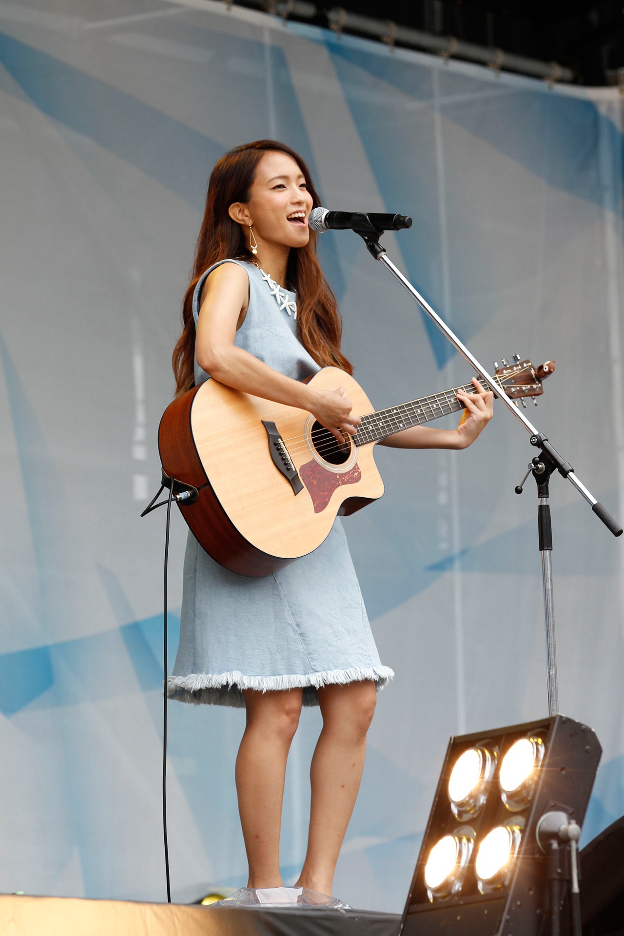 Leola (c)a-nation stadium fes.