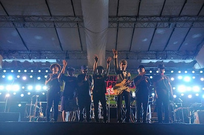 METAFIVEと土屋昌巳。（Photo by TEAM LIGHTSOME）