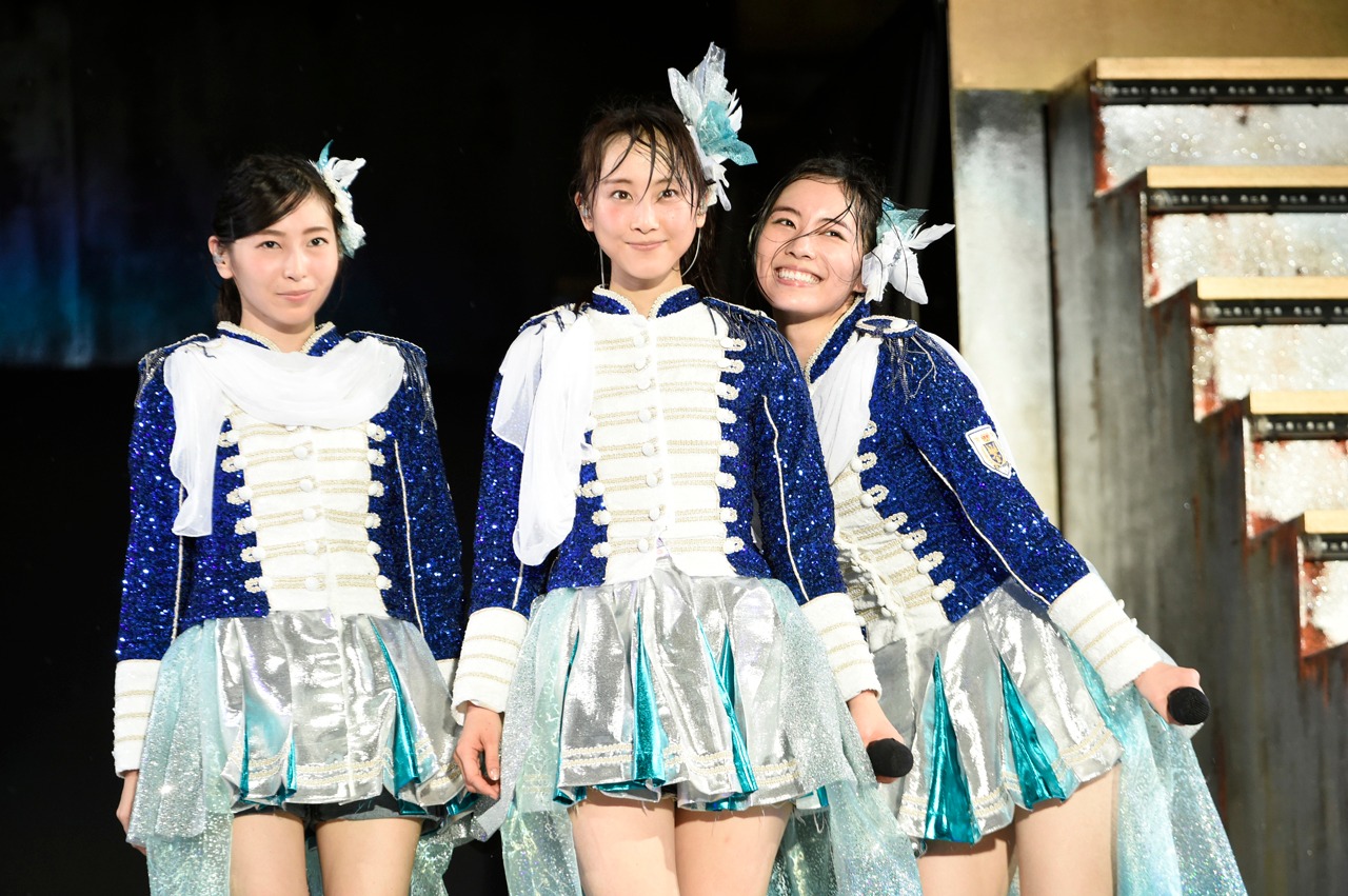 1期生の大矢真那、松井玲奈、松井珠理奈。 (c)AKS