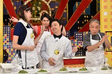 写真左より森星、吉村崇、浜野謙太、堺正章。(c)TBS