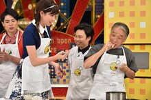 写真左より吉村崇、森星、浜野謙太、堺正章。(c)TBS