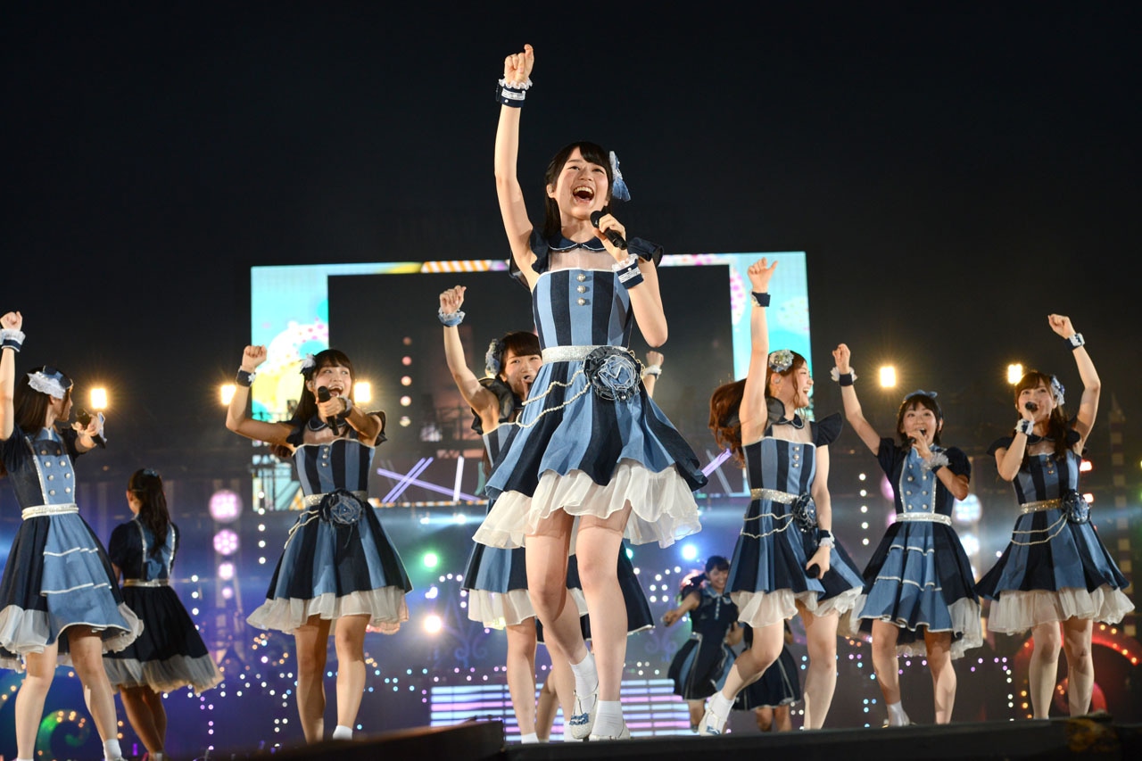 乃木坂46「真夏の全国ツアー2015」東京・明治神宮野球場での8月31日公演の様子。