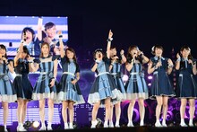 乃木坂46「真夏の全国ツアー2015」東京・明治神宮野球場での8月31日公演の様子。