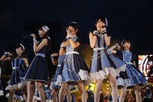 乃木坂46「真夏の全国ツアー2015」東京・明治神宮野球場での8月31日公演の様子。（写真提供：ソニー・ミュージックレコーズ）