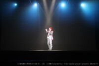 hideホログラフィックライブの様子。