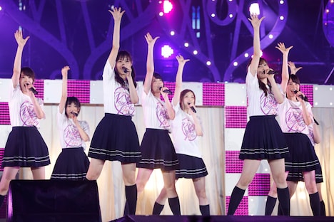 乃木坂46「真夏の全国ツアー2015」東京・明治神宮野球場での8月31日公演のアンコールの様子。（写真提供：ソニー・ミュージックレコーズ）