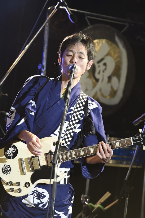 暴動（G）（撮影：緒車寿一）