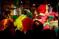 “カラフルゾンビ”をはじめ「Crazy Party Night ～ぱんぷきんの逆襲～」MVのモンスターたちが登場した様子。（撮影：YASU）