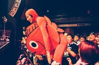 8月27日に行われた「Amazing Battle Royal」での四星球のステージ。（撮影：西槙太一）