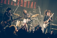 8月27日に行われた「Amazing Battle Royal」でのザ50回転ズのステージ。（撮影：西槙太一）