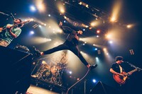 8月27日に行われた「Amazing Battle Royal」でのTHEイナズマ戦隊のステージ。（撮影：西槙太一）