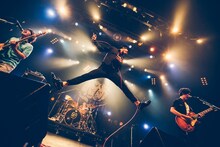 8月27日に行われた「Amazing Battle Royal」でのTHEイナズマ戦隊のステージ。（撮影：西槙太一）