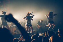 8月28日に行われた「ひめキュン祭 ～ 大江戸アイドロール！SPECIAL 其の参」でのひめキュンフルーツ缶のステージ。（撮影：西槙太一）