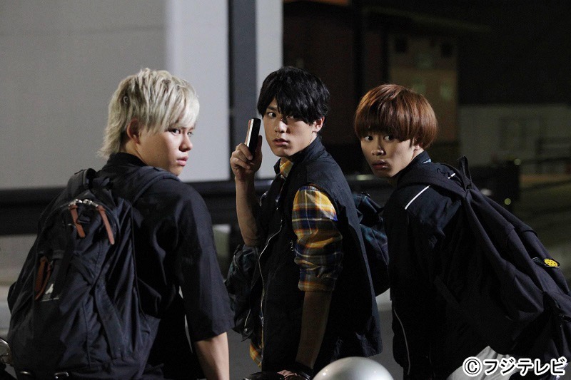 ドラマ「探偵の探偵」に出演する（左から）カイ、ユースケ、タクヤ。(c)フジテレビ