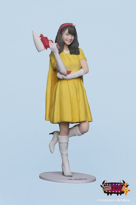 堤多麻子のフィギュアレプリカ。