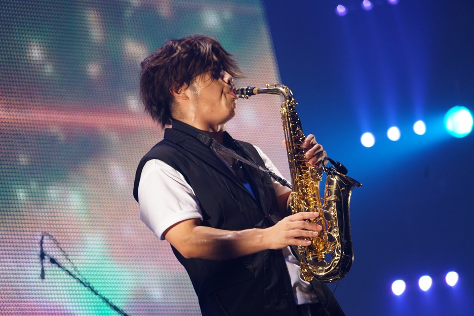 誠果（Manipulator, Sax / UVERworld）（写真提供：ソニー・ミュージックレコーズ）