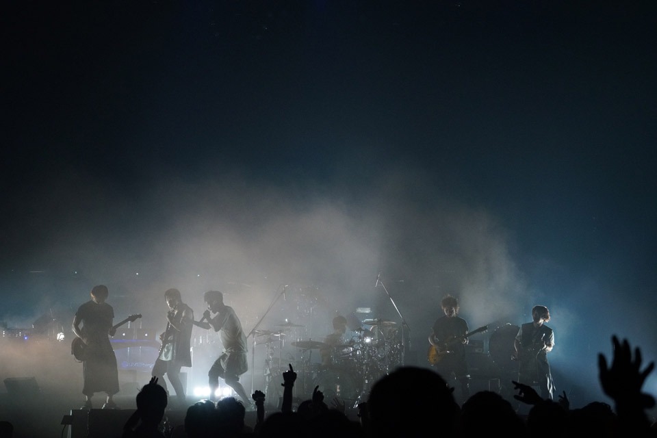 UVERworldのライブの様子。（写真提供：ソニー・ミュージックレコーズ）