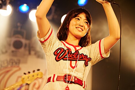 あやき(Vo)(提供:ポニーキャニオン)