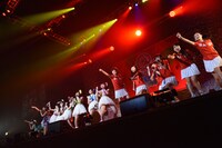 drop、乙女新党、TPD DASH!!!によるコラボライブの様子。