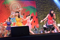 iDOL Streetコラボライブの様子。