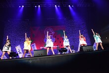 でんぱ組.incによるライブの様子。