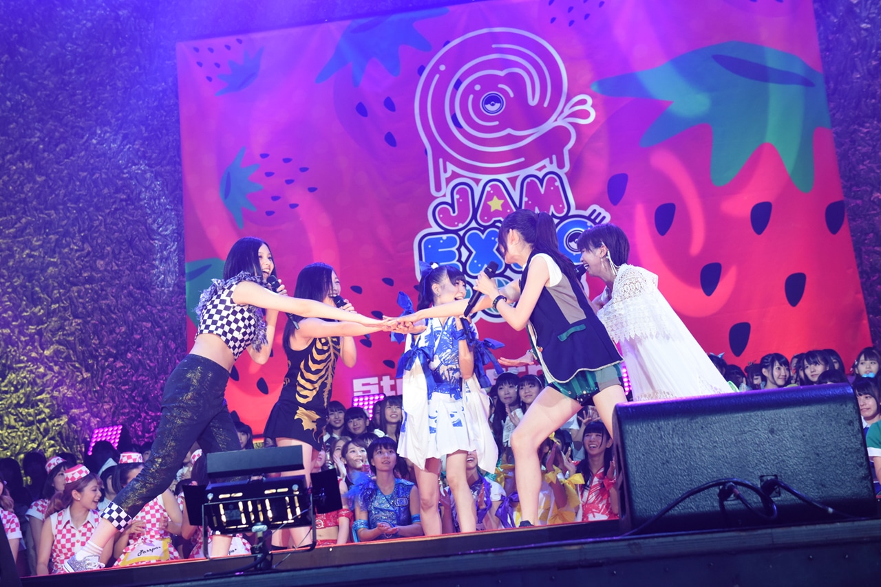 @JAM ALL STARSによるライブの様子。