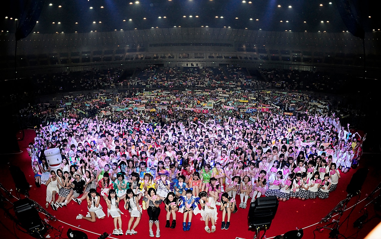 「@JAM EXPO 2015」エンディングの記念撮影の様子。