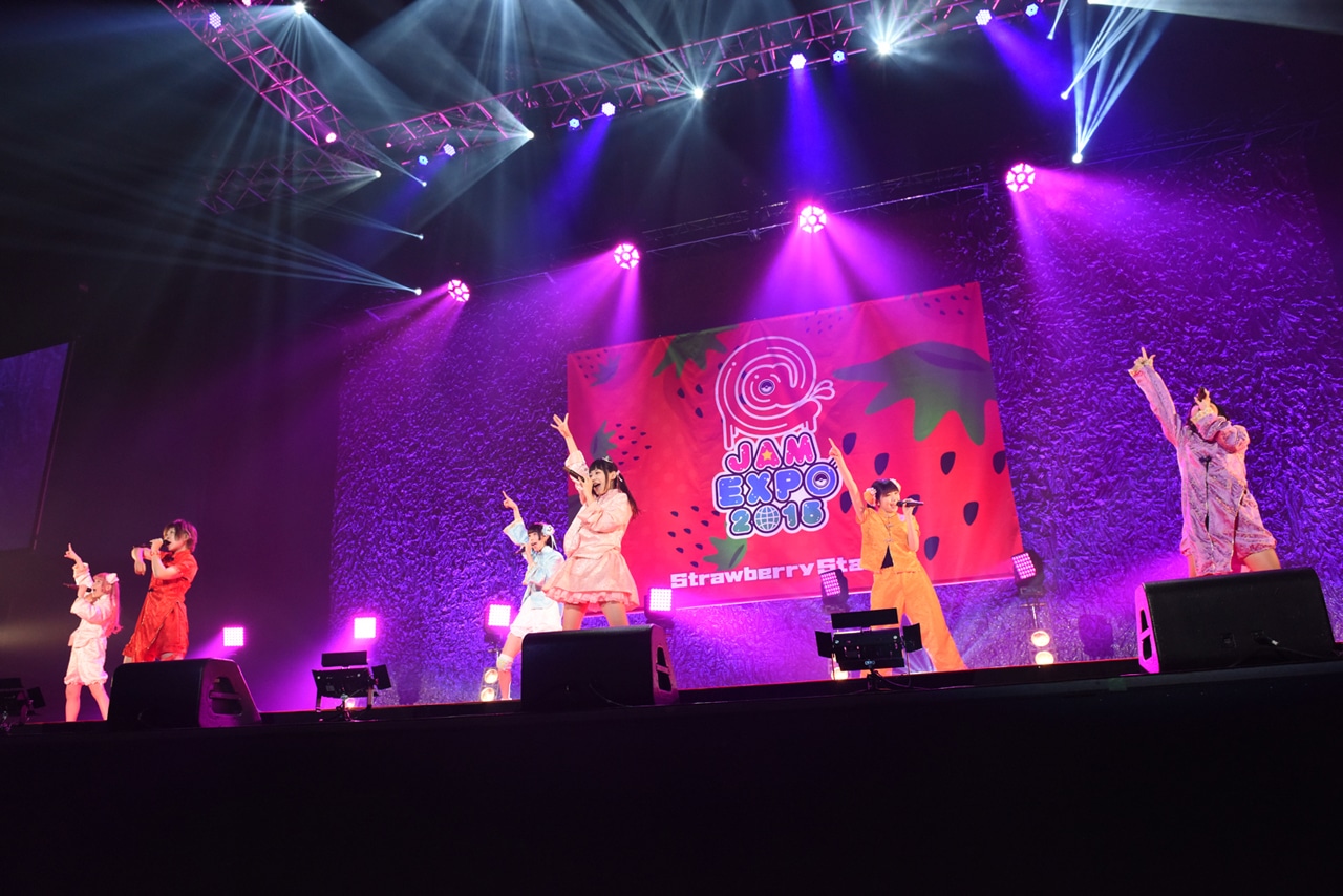 ゆるめるモ！によるライブの様子。