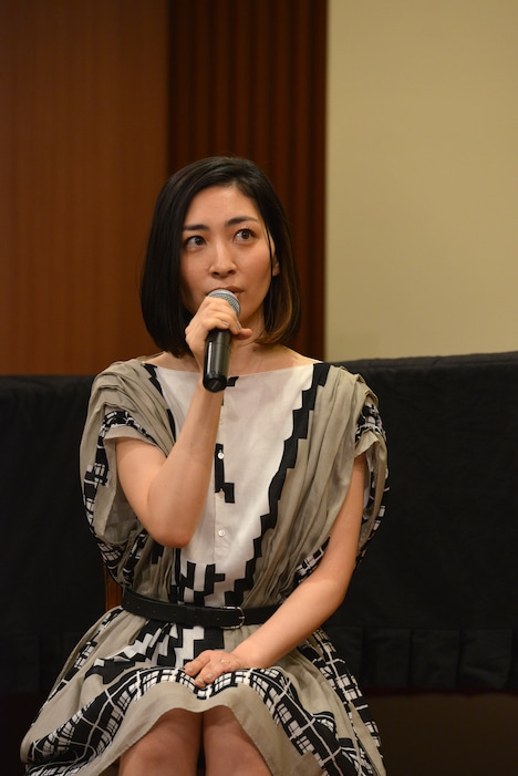 坂本真綾「FOLLOW ME UP」先行試聴会の様子。